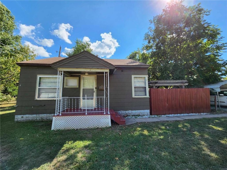 304 E Forest St, Pittsburg, KS 66762 | MLS# HMS2470536 | Homes.com