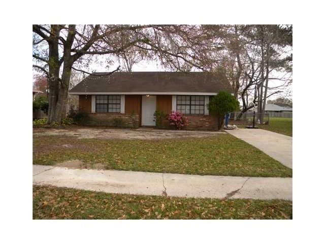 340 Mapleleaf Dr, Slidell, LA 70458 - photo 1