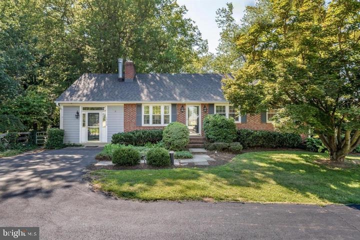 19253 Evergreen Mills Rd, Leesburg, VA 20175 - photo 1