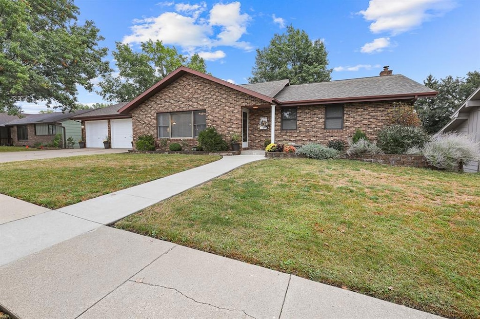 1326 E 7th St, Pella, IA 50219 - photo 1