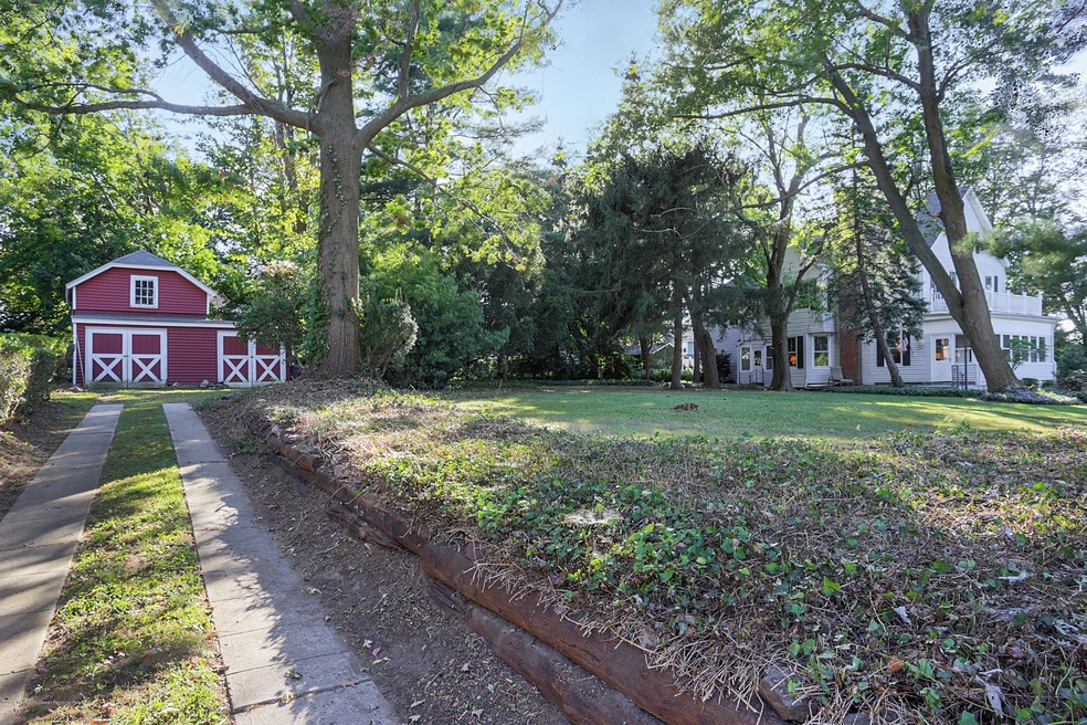 135 Center Ave, Atlantic Highlands, NJ 07716 - photo 1