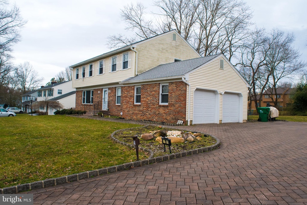 11B Landing Ln, West Windsor, NJ 08550 - photo 1