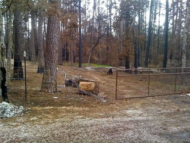 Land/Lot : Garage slab is on the right.