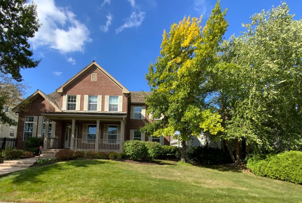 1686 Constitution Dr, Glenview, IL 60026 - photo 1