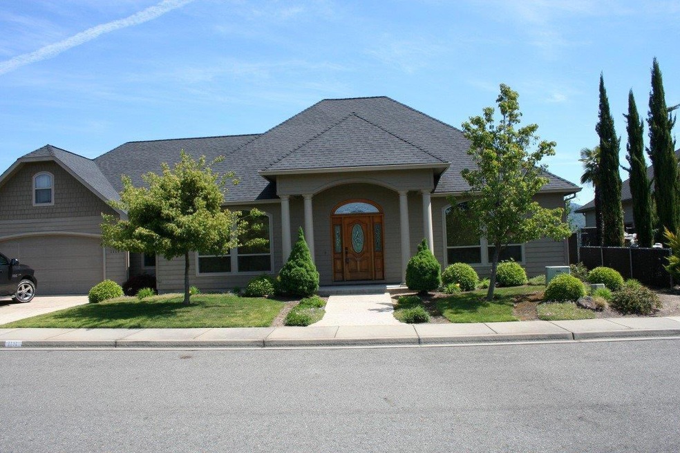 1111 NW Starlite Place, Grants Pass, OR 97526 - photo 1