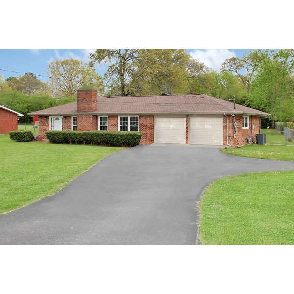 1705 Mcarthur St, Manchester, TN 37355 - photo 1