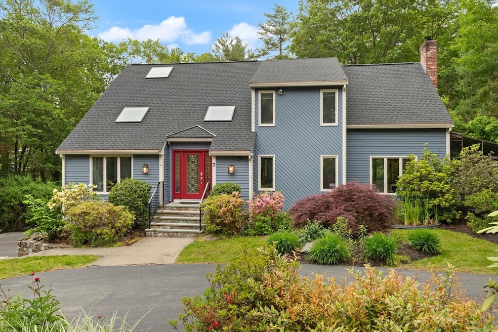 7 Merifield Ln, Natick, MA 01760 - photo 1