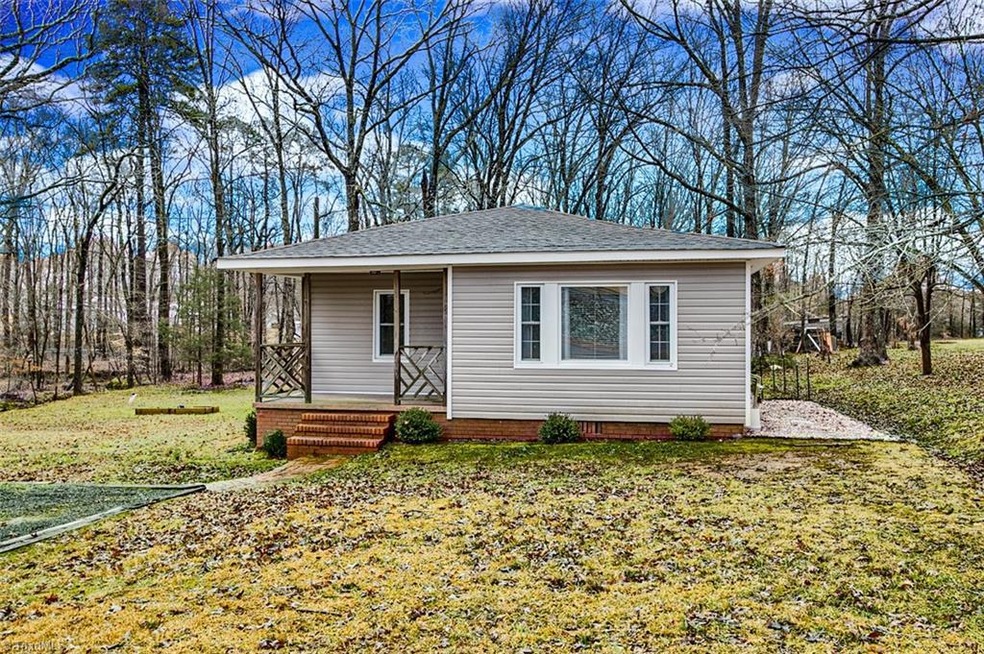 421 Northwood Dr, Asheboro, NC 27203 - photo 1