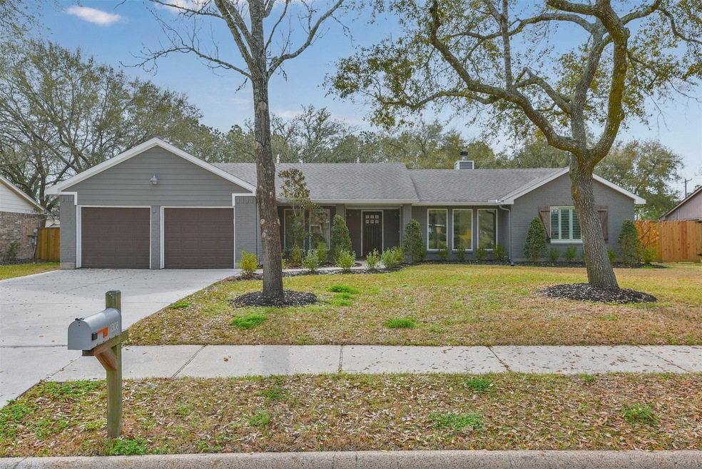 1308 Bayou Oak Dr, Friendswood, TX 77546 - photo 1