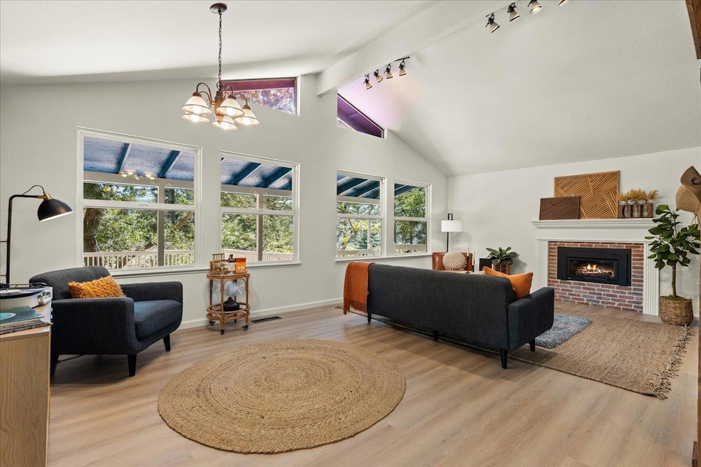 Sold $910,000 • Co-Listing Agent