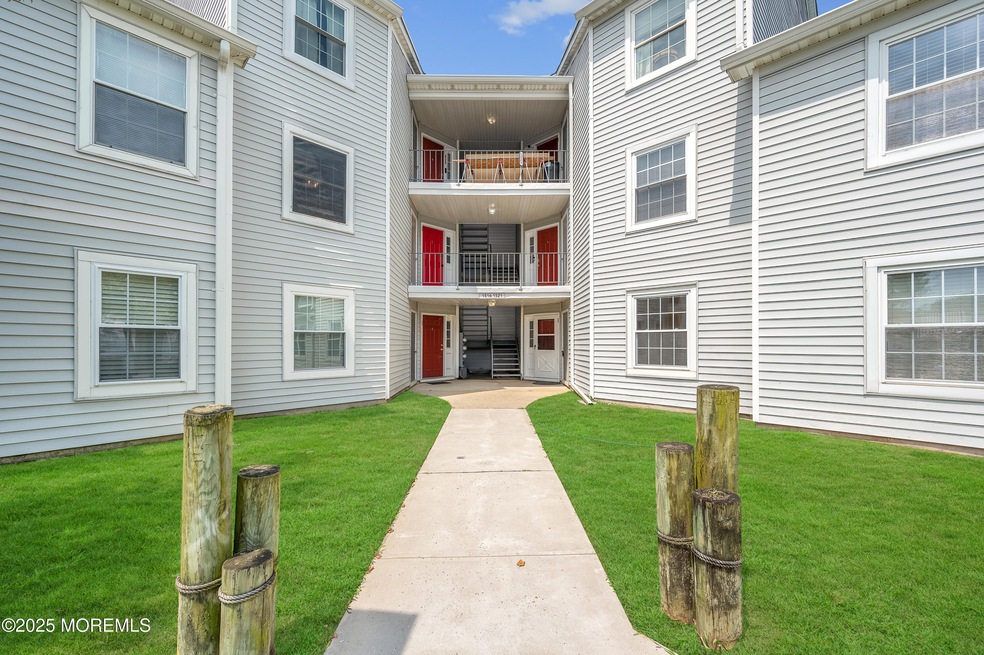 1517 Waters Edge Dr unit 17, Toms River, NJ 08753 - photo 1