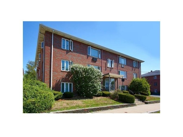 145 Warren St unit 5, Watertown, MA 02472 - photo 1