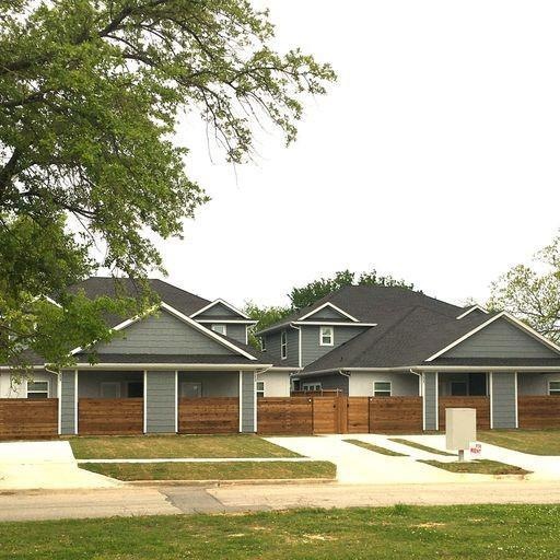 709 W Woodard St unit 711, 713, Denison, TX 75020 - photo 1