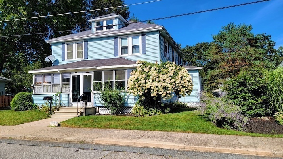 8 Boston Ave, Uxbridge, MA 01569 - photo 1