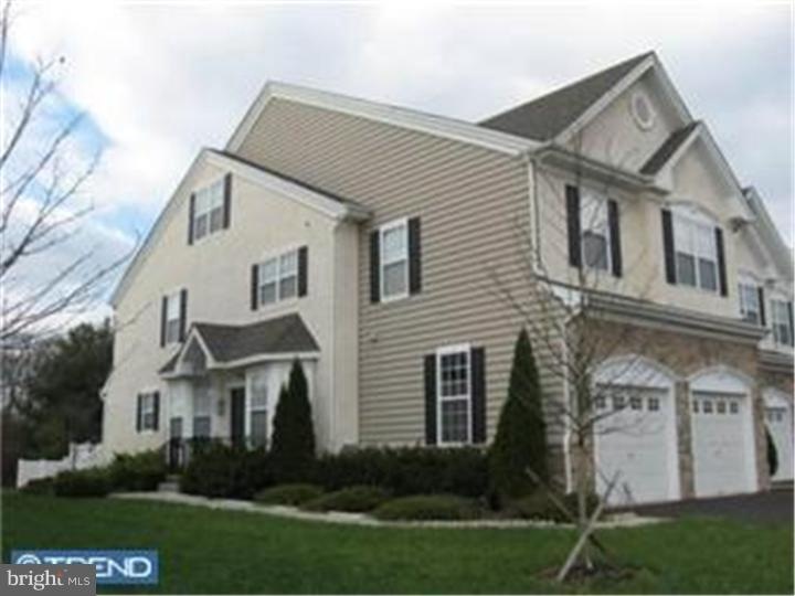 54 Brecknock Ct, Newtown, PA 18940 - photo 1