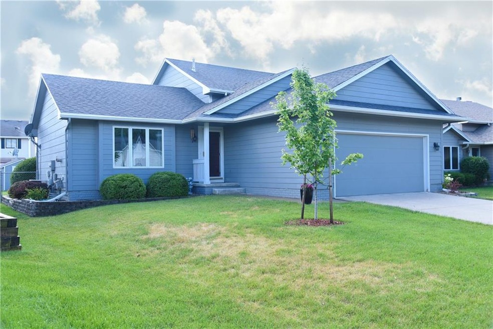 2934 Deerpath Ct, Des Moines, IA 50320 - photo 1