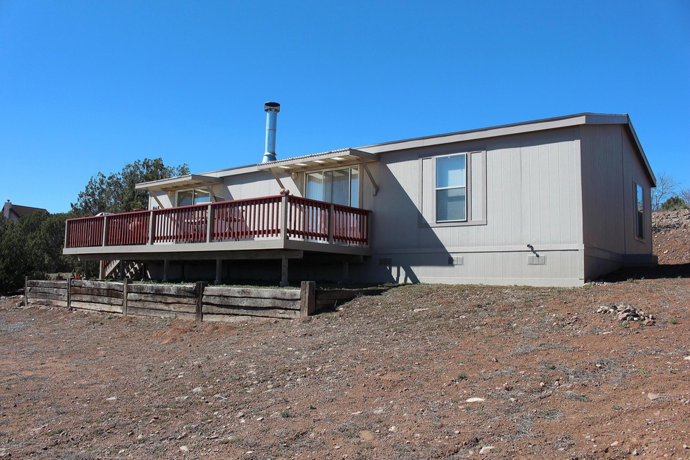 865 N Grandview, Paulden, AZ 86334 - photo 1