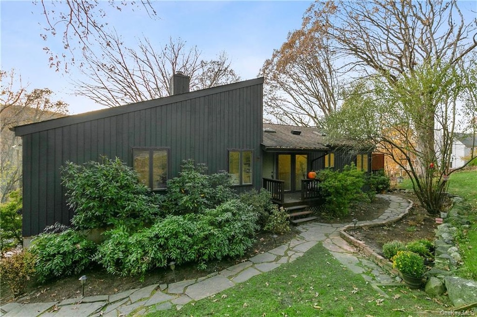 148 Park View Rd N, Pound Ridge, NY 10576 - photo 1