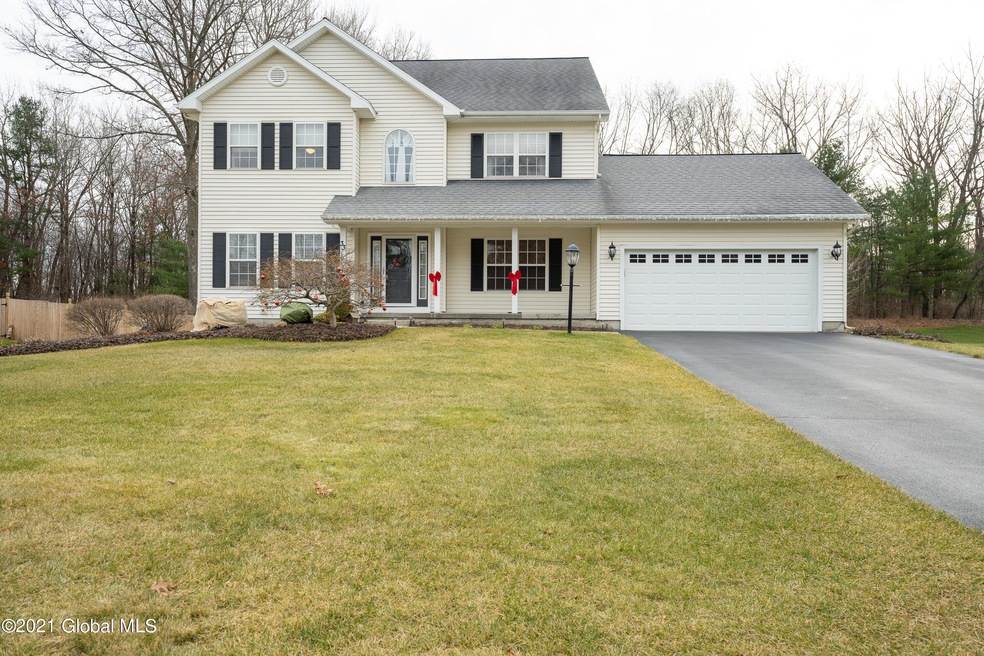 33 Kara Ln, Clifton Park, NY 12065 - photo 1