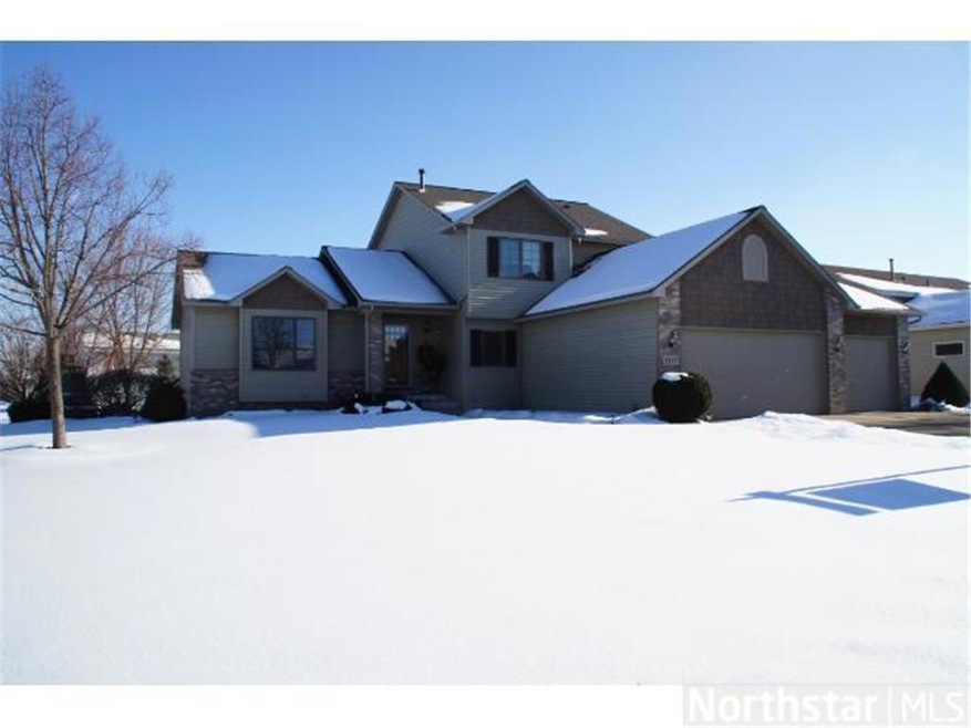 Impeccable condition home with new roof, sprinkler