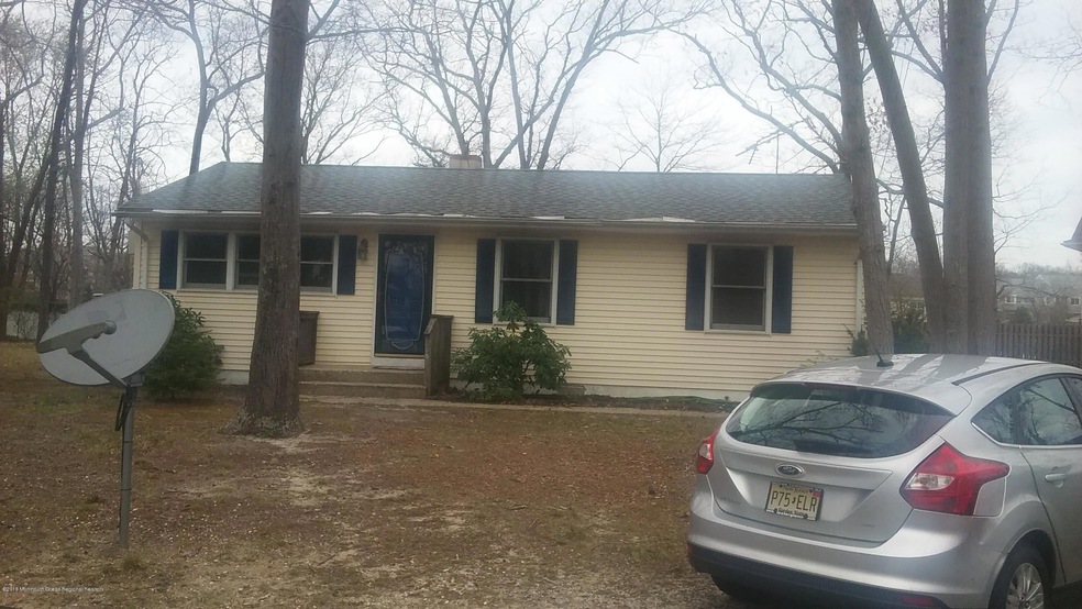 305 Toby Ct, Toms River, NJ 08755 - photo 1