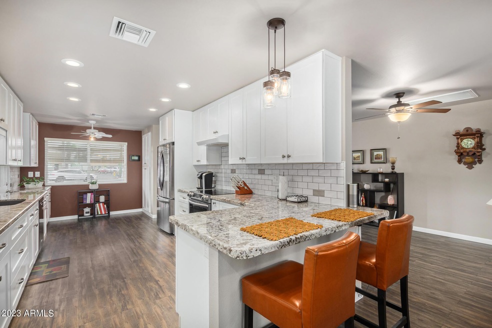 10527 W Caron Dr, Sun City, AZ 85351 - photo 1