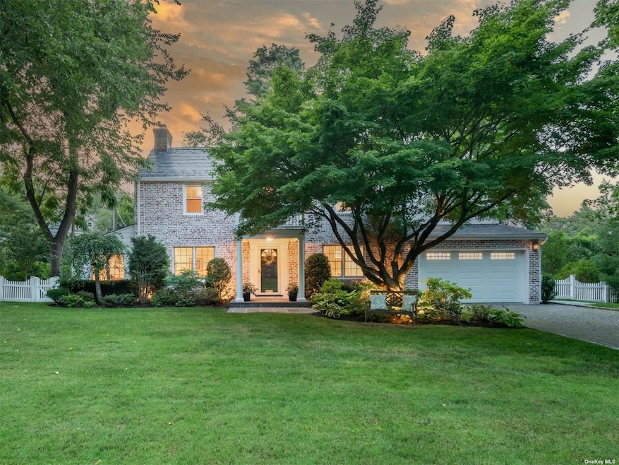 181 Dogwood Ln, Manhasset, NY 11030 - photo 1