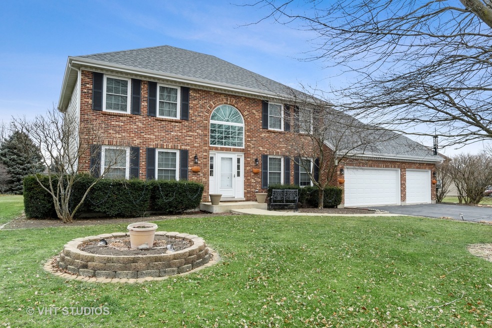 23921 Deer Chase Ln, Naperville, IL 60564 - photo 1