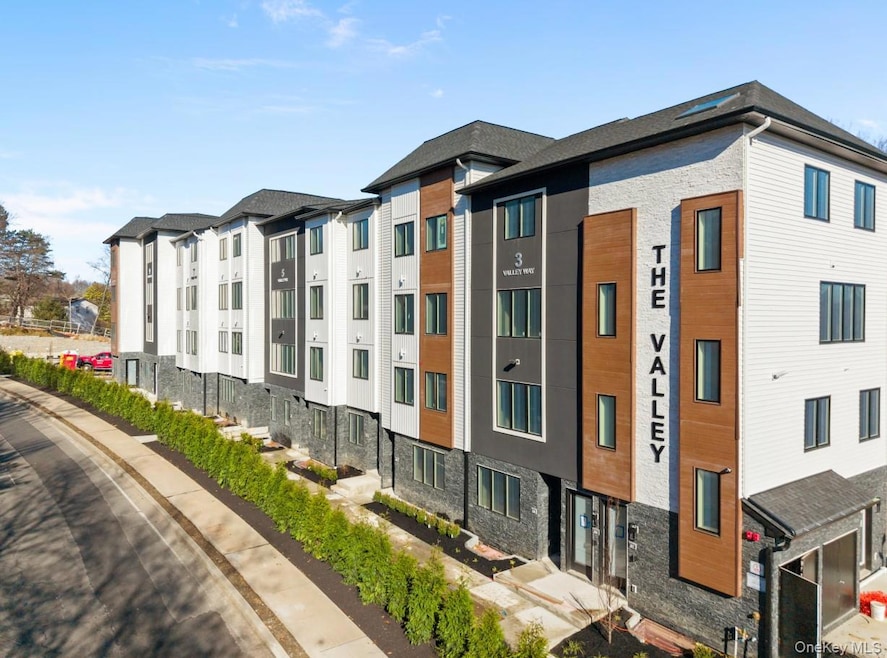 5 Valley Way unit 320, Spring Valley, NY 10977 - photo 1