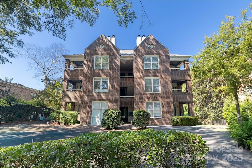 2220 Roswell Ave unit C, Charlotte, NC 28207 - photo 1