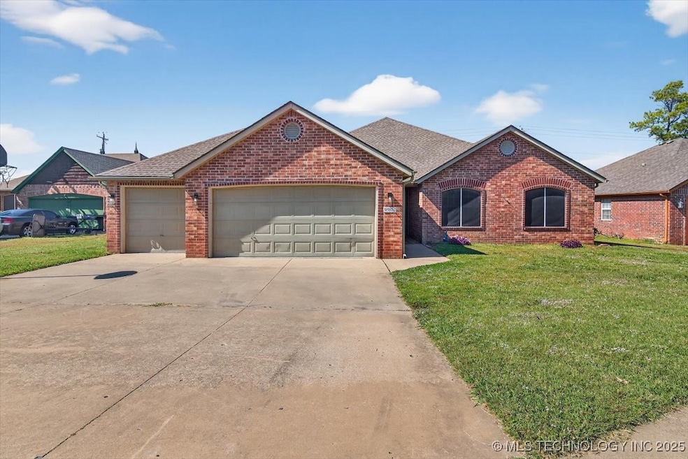 9900 N 114th East Ave, Owasso, OK 74055 - photo 1