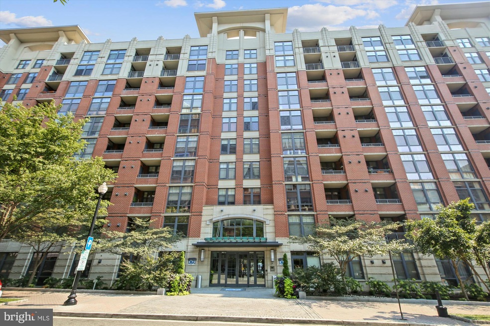 Clarendon 1021 unit 802, Arlington, VA 22201 - photo 1