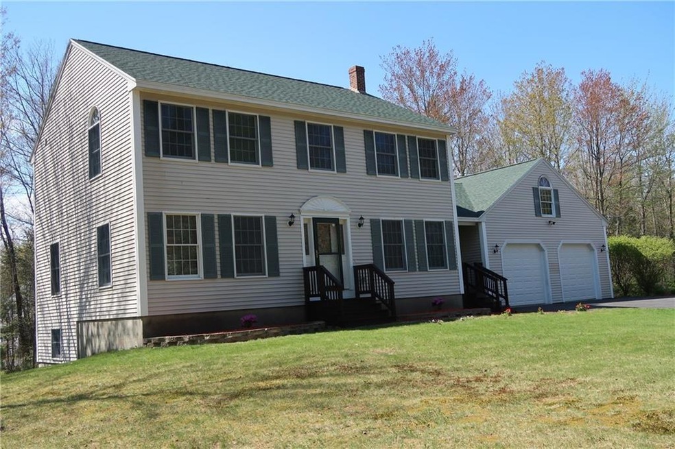 Beautiful renovated Colonial on 1.26AC