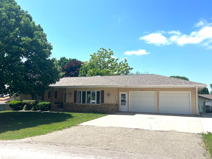 1307 Bruce St, Ruthven, IA 51358