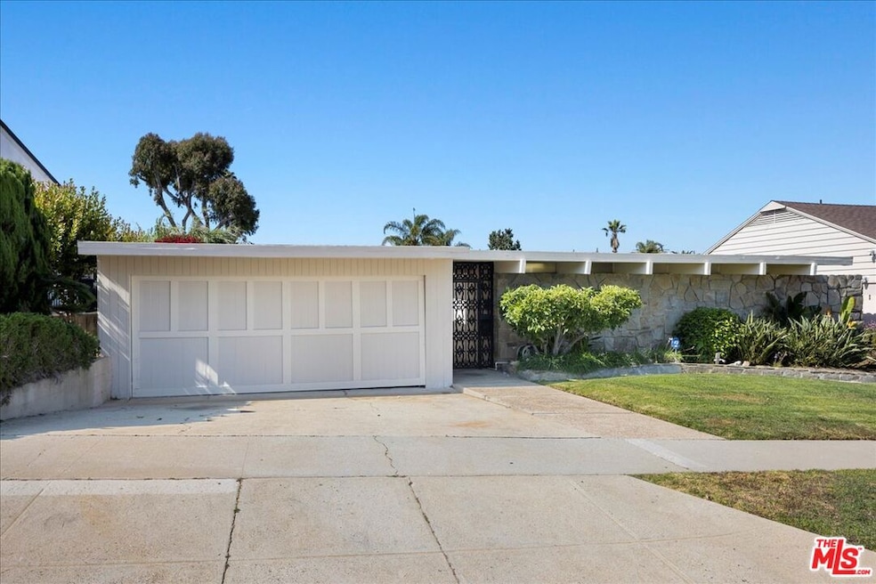 Sold $1,800,000 • Co-Listing Agent