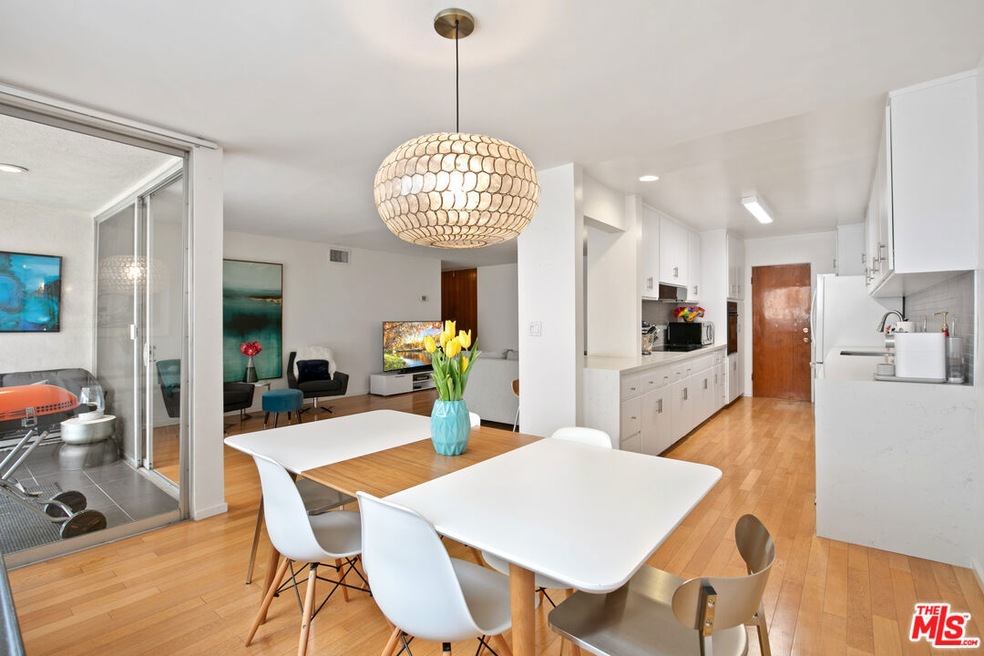 1539 N Laurel Ave unit 301, Los Angeles, CA 90046 - photo 1