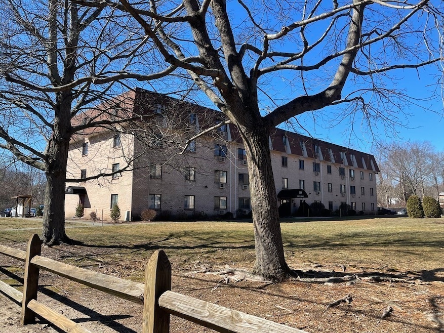 135 Grove St unit 149, Rockland, MA 02370 - photo 1