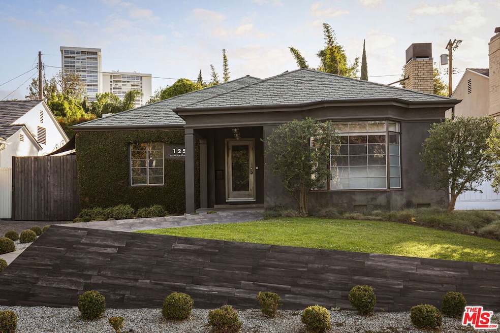 Sold $2,657,500 • Co-Listing Agent