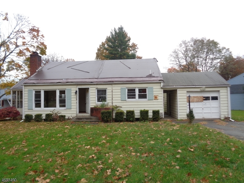 705 Franklin St, Belvidere, NJ 07823 - photo 1