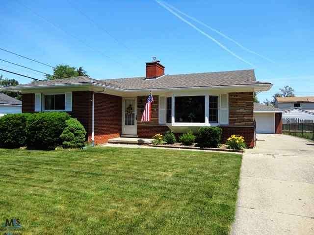 16082 Dugan St, Roseville, MI 48066 - photo 1