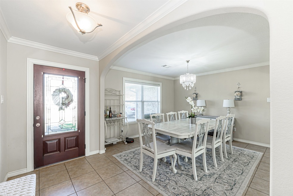 Oversized dinning area