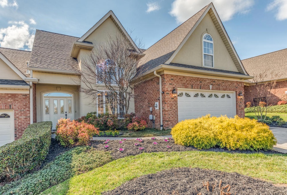 1023 Cragfont Way-4