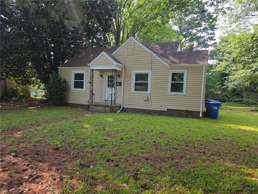 605 Fairview Ln, Portsmouth, VA 23702 - photo 1