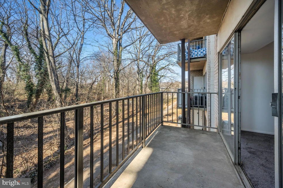 5219 Newton St unit 102, Bladensburg, MD 20710 - photo 1