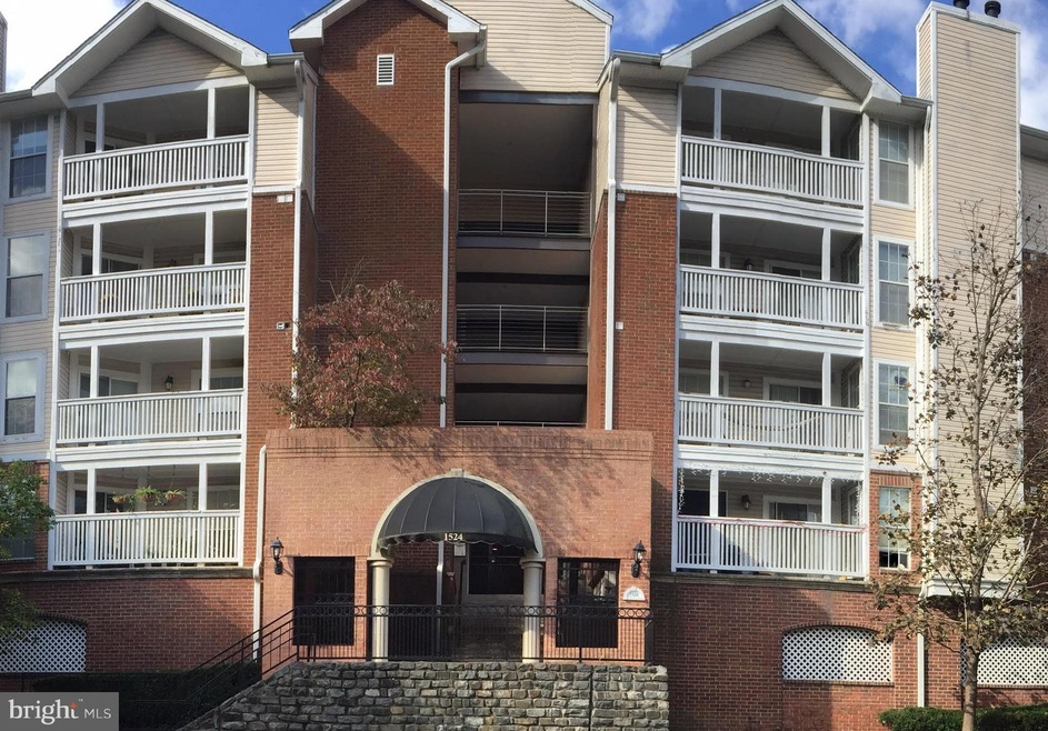 1524 Lincoln Way unit 120, McLean, VA 22102 - photo 1