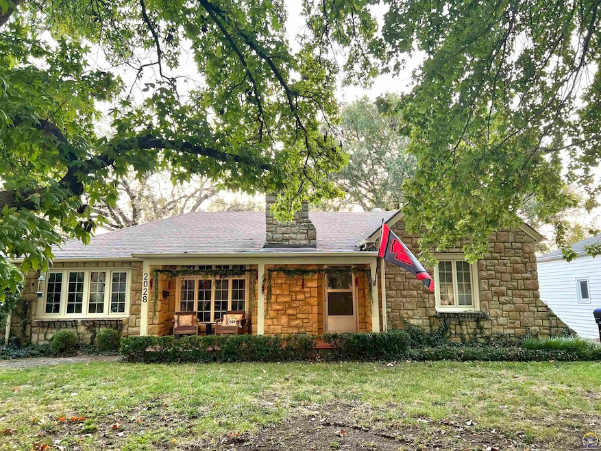 2028 SW Bowman Ct, Topeka, KS 66604 - photo 1