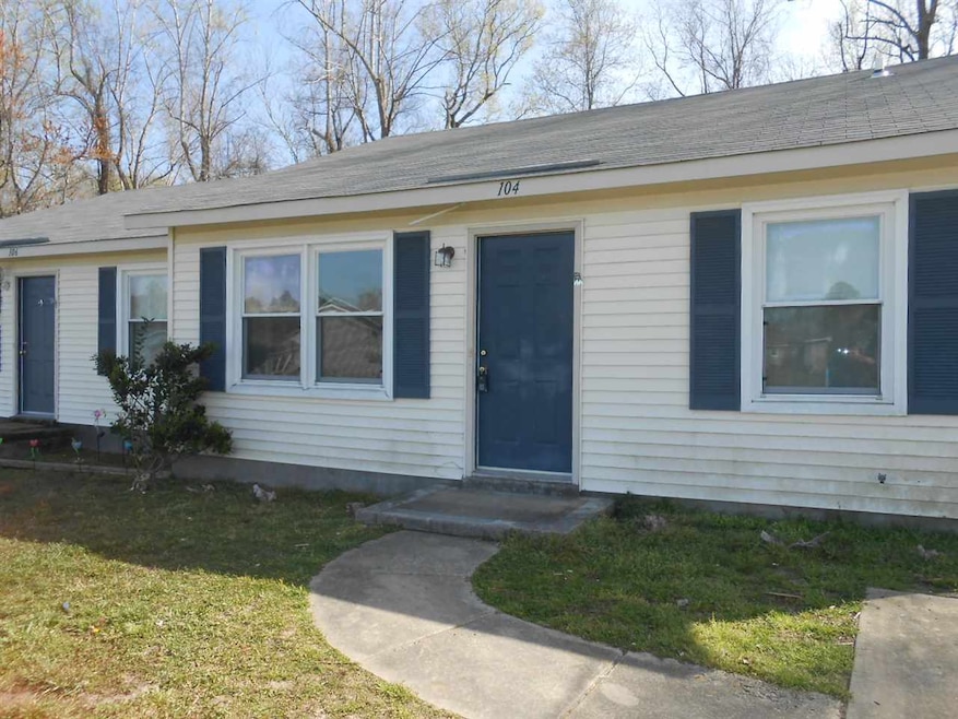 104 Stallion Dr, Jacksonville, NC 28540 - photo 1