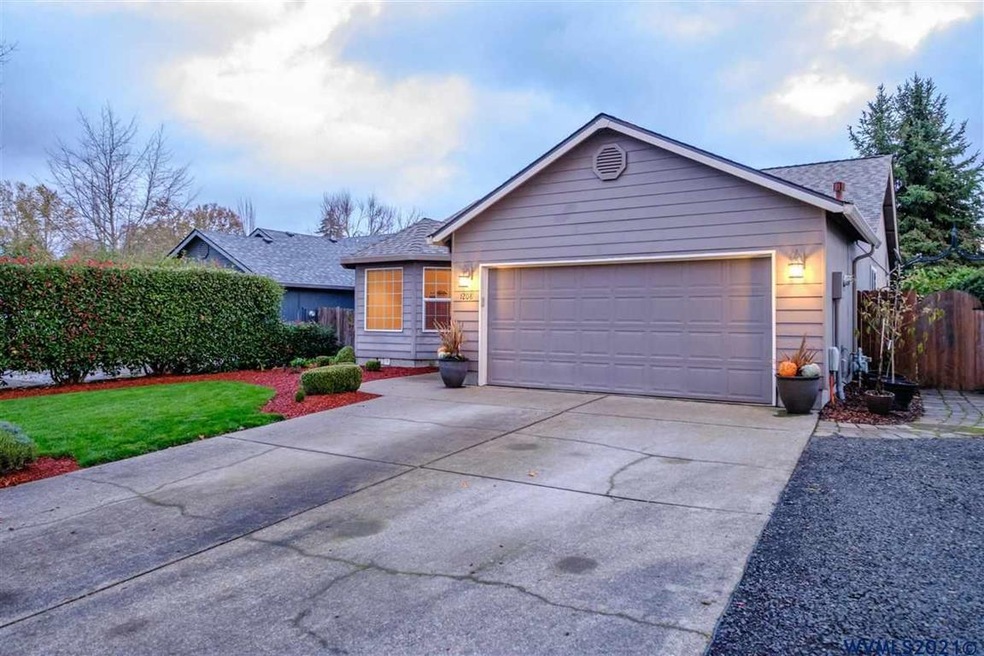 1208 Briar Rd, Independence, OR 97351 - photo 1