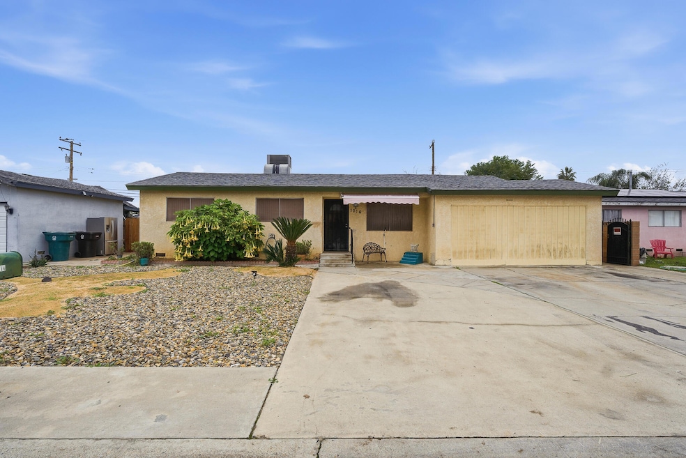 1214 S Spruce St, Tulare, CA 93274 - photo 1