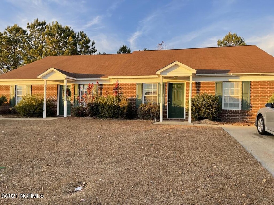 1112 Masters Ln unit B, Greenville, NC 27834 - photo 1